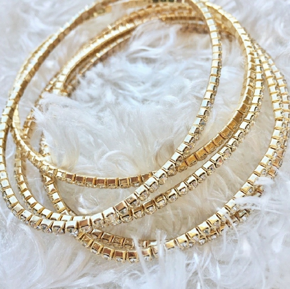 ✴️Crystal & Gold Stretch Bracelet Set✴️ - Picture 2 of 5